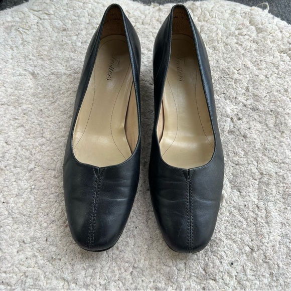Trotters Doris Black Leather Block Heel Pumps Size 11M - Picture 2 of 10